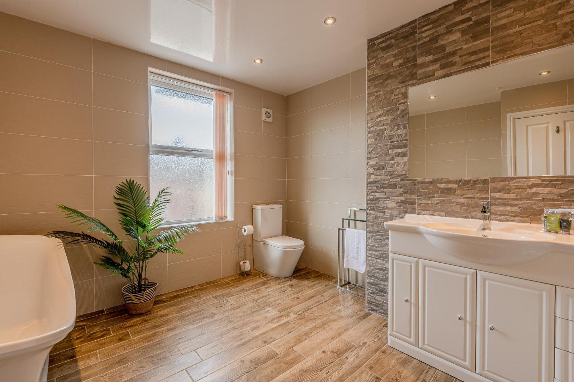 Rosemill - Large Pet Friendly Home With Off Road Parking ويتبي المظهر الخارجي الصورة